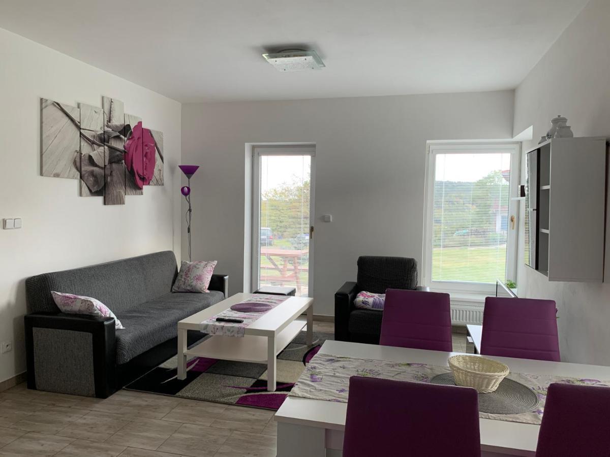 Lomnice nad Popelkou Apartmany Na Rozcesti מראה חיצוני תמונה