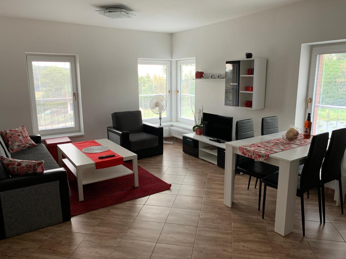 Lomnice nad Popelkou Apartmany Na Rozcesti מראה חיצוני תמונה